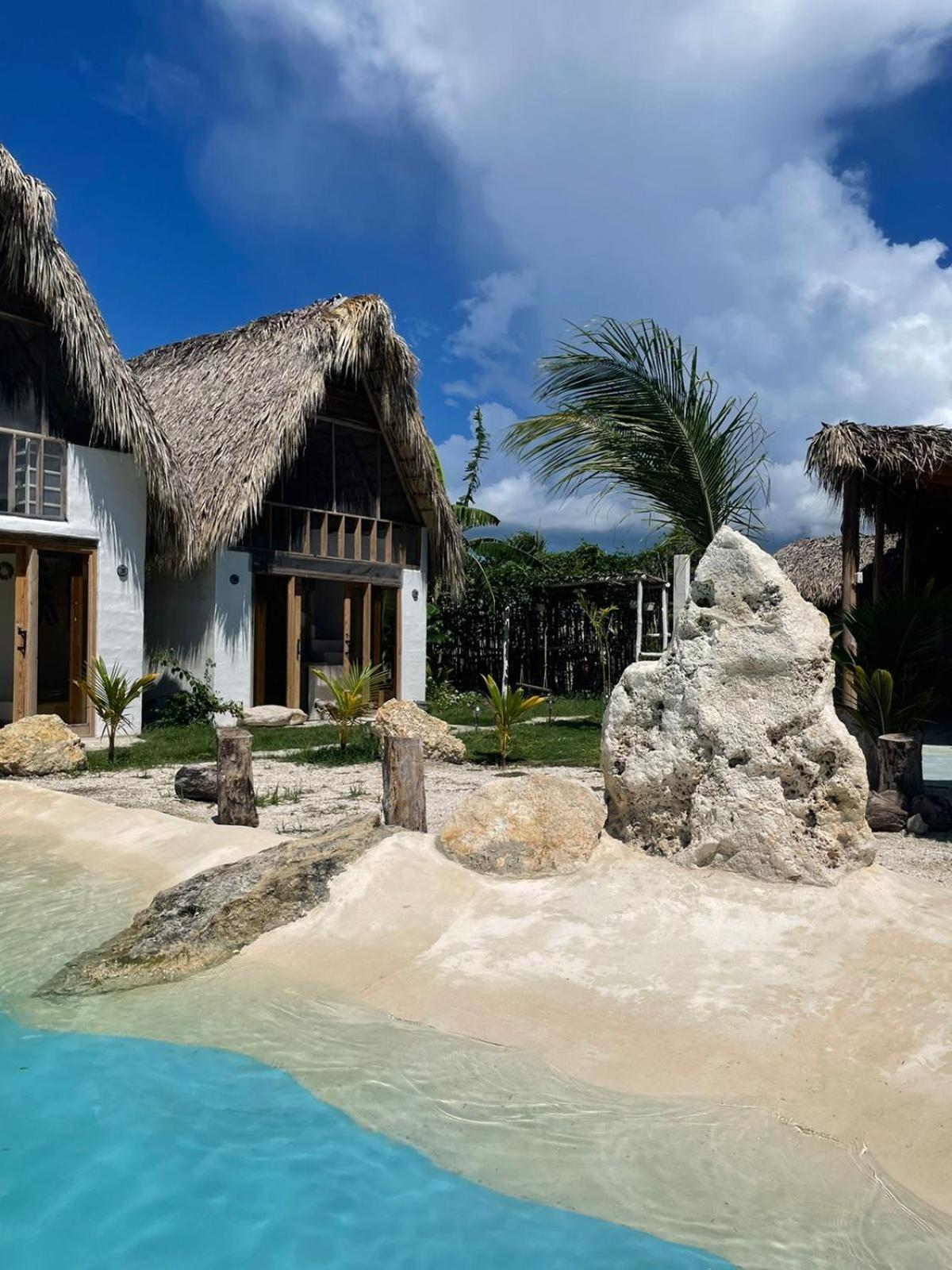 Blue Beach Eco-Hotel By Sanfabini バヤイベ エクステリア 写真