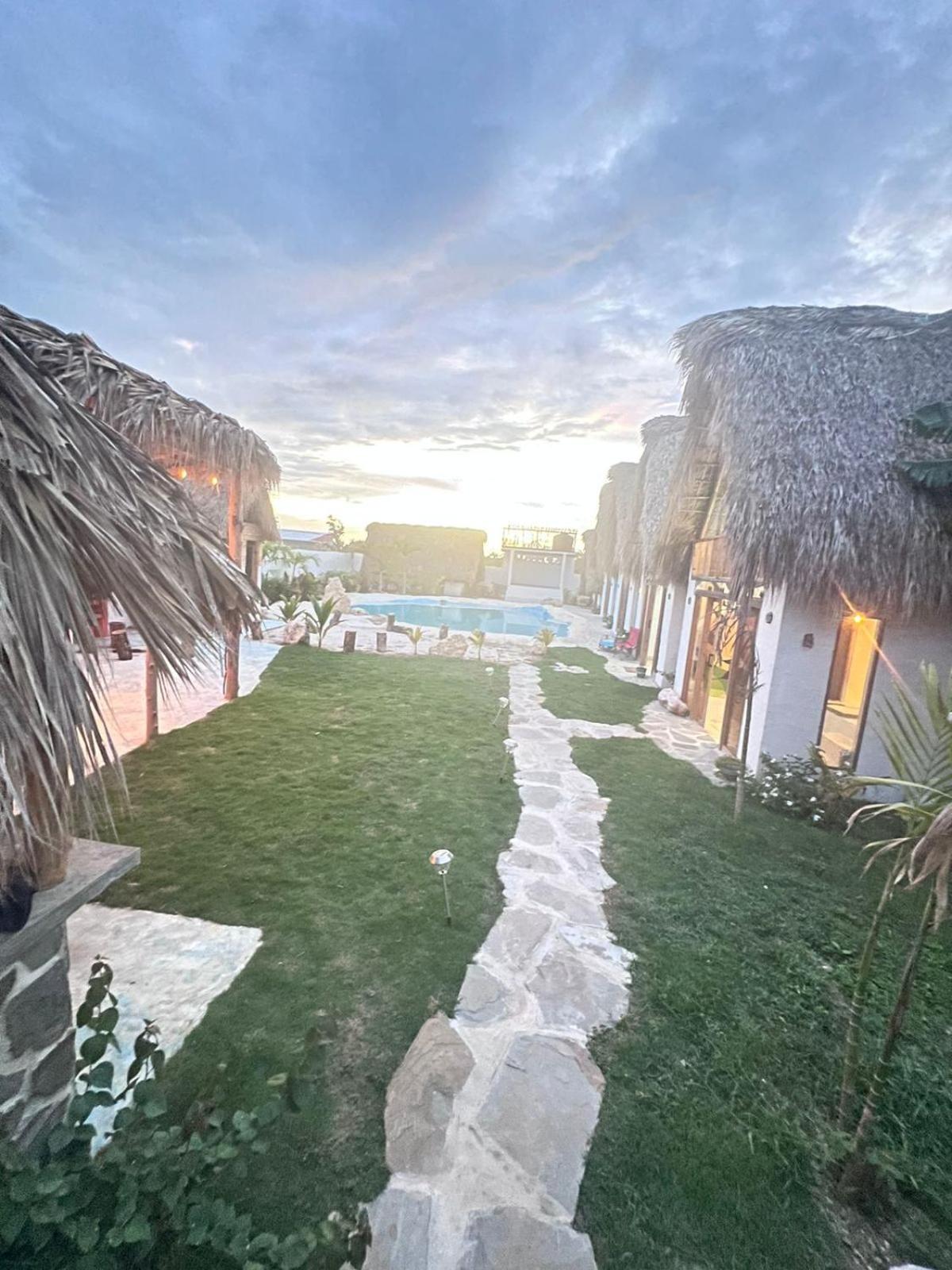 Blue Beach Eco-Hotel By Sanfabini バヤイベ エクステリア 写真