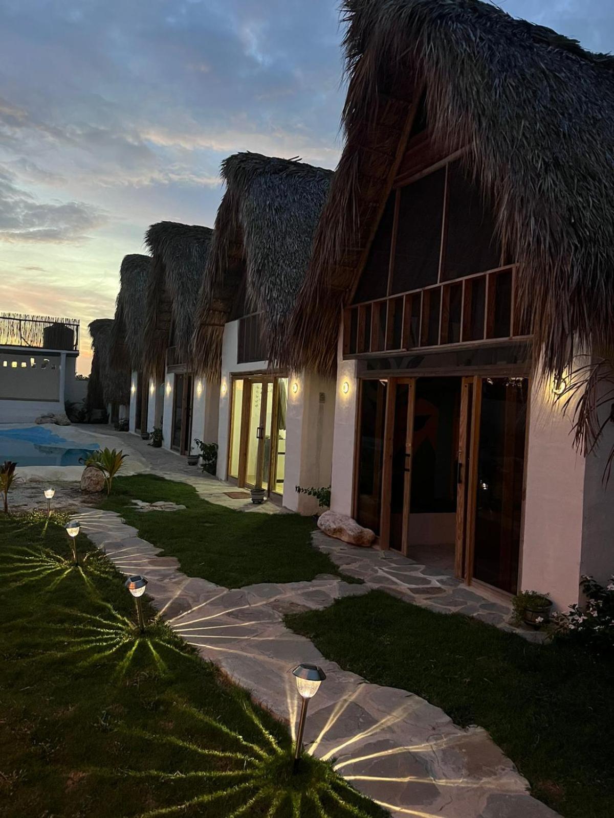 Blue Beach Eco-Hotel By Sanfabini バヤイベ エクステリア 写真